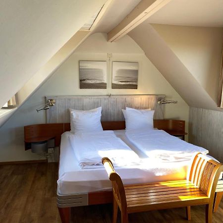 T Huuske Tuinappartement Met Fantastisch Uitzicht, Nabij Zee Zonnemaire Экстерьер фото