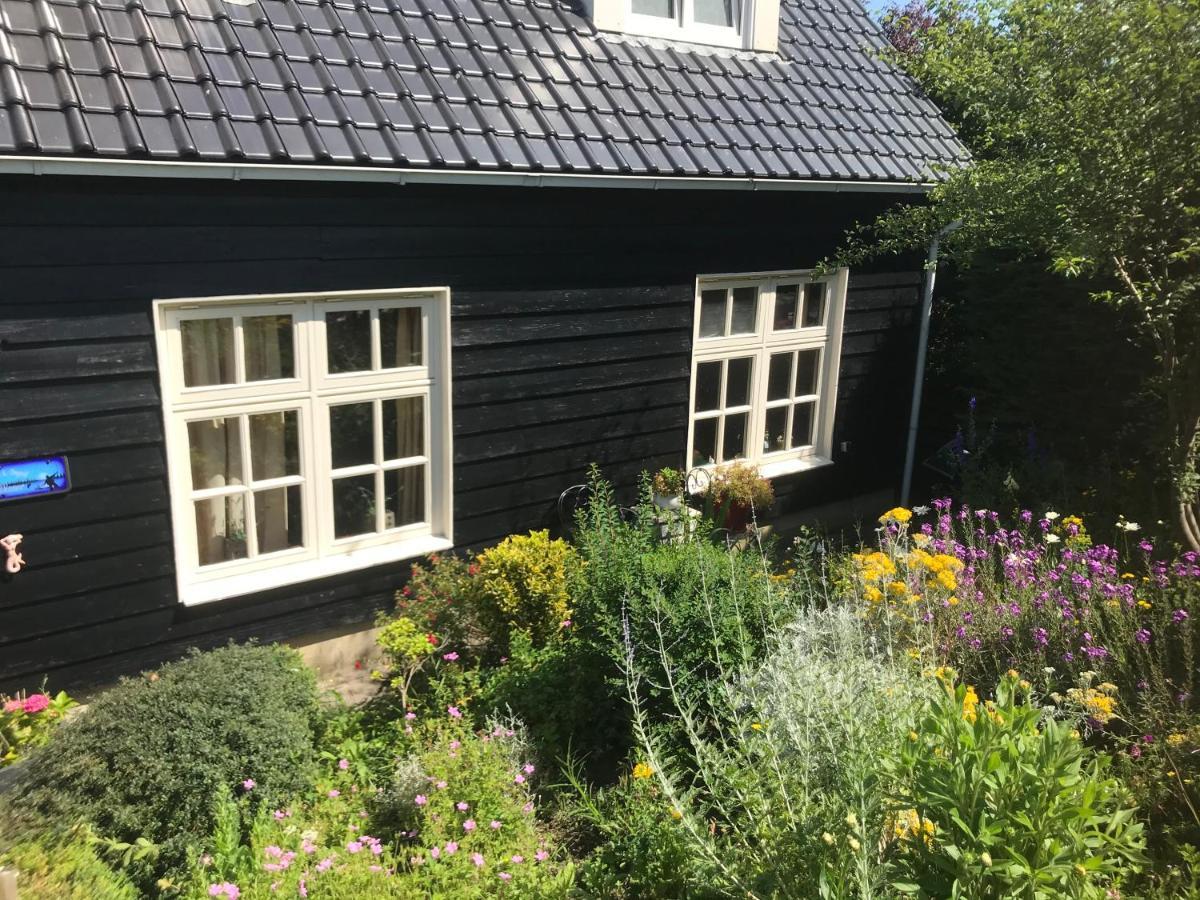 T Huuske Tuinappartement Met Fantastisch Uitzicht, Nabij Zee Zonnemaire Экстерьер фото