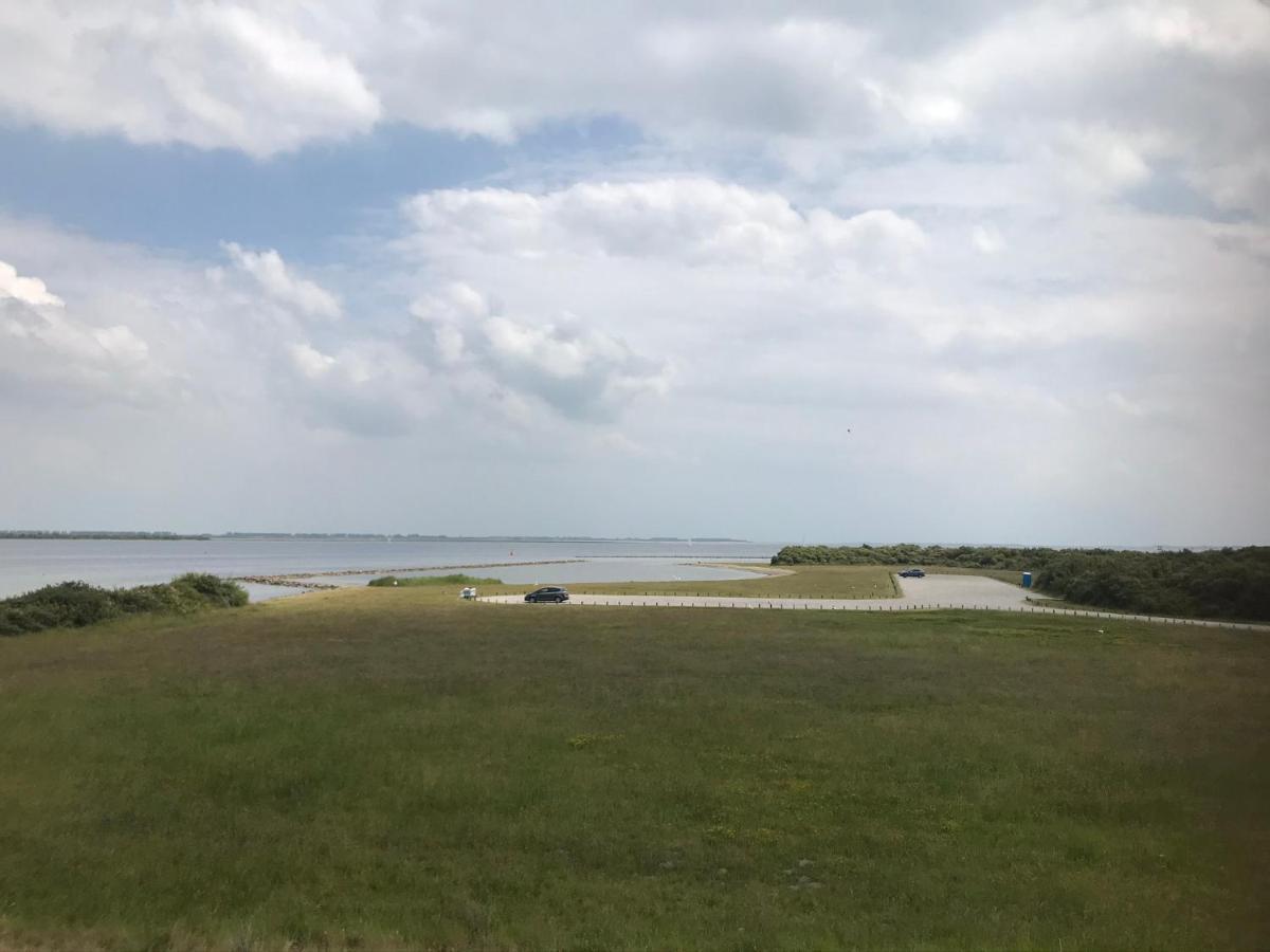 T Huuske Tuinappartement Met Fantastisch Uitzicht, Nabij Zee Zonnemaire Экстерьер фото