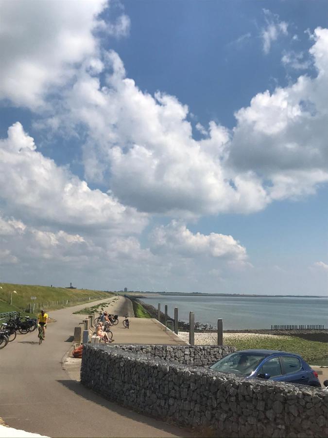 T Huuske Tuinappartement Met Fantastisch Uitzicht, Nabij Zee Zonnemaire Экстерьер фото